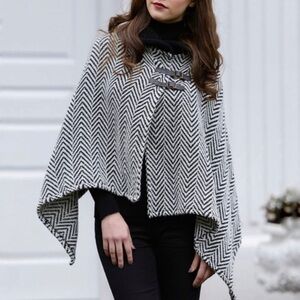 John Branigan Irish Wool Collared Cape /‎ Wrap, Black & White